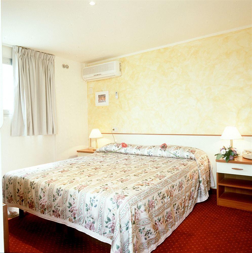Hotel Mirabella Riccione Eksteriør billede